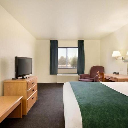 Travelodge By Wyndham Alpine Exterior photo
