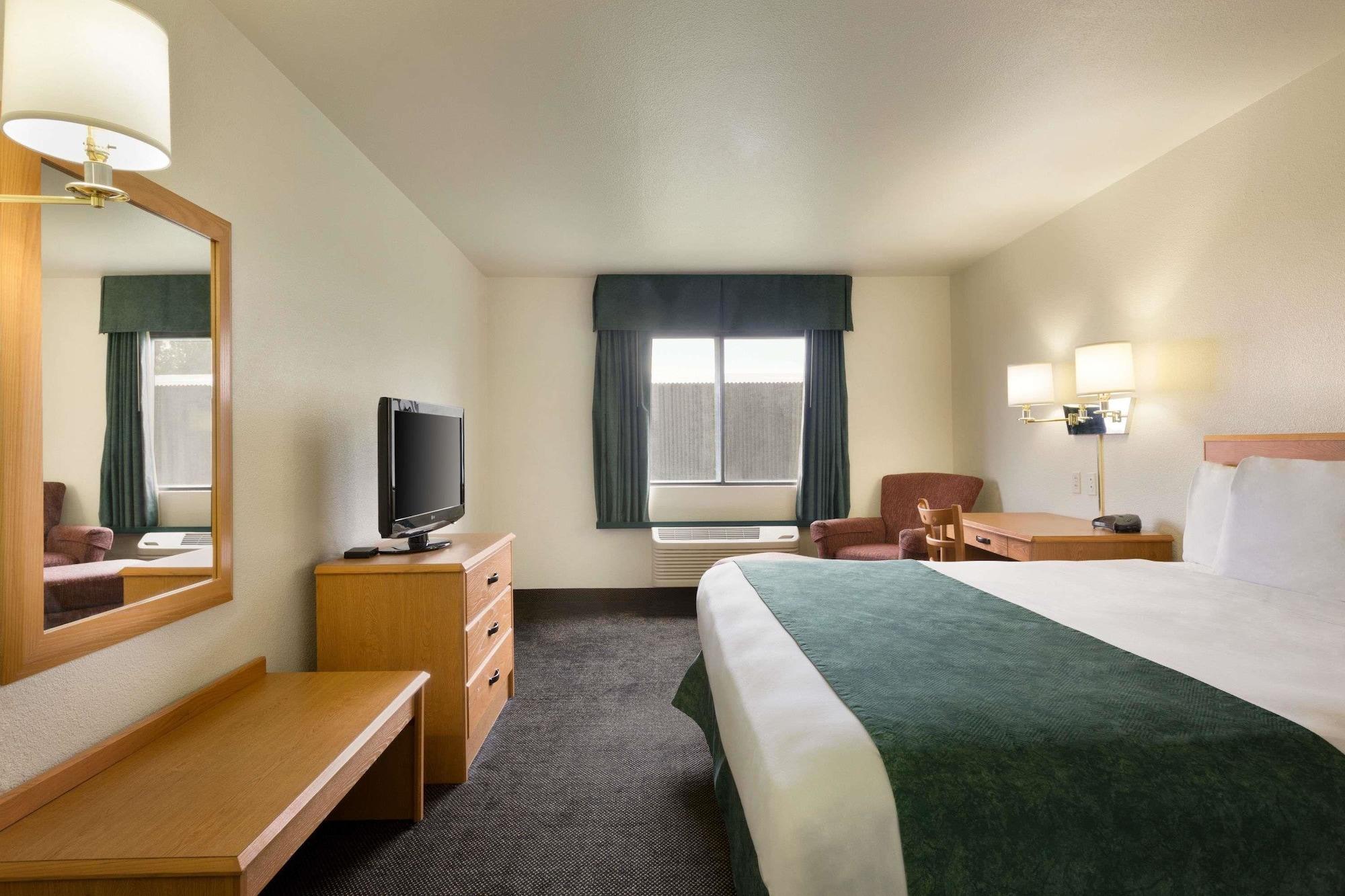 Travelodge By Wyndham Alpine Exterior photo