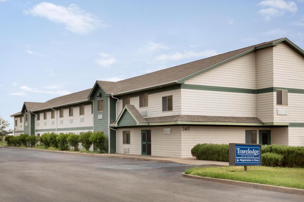 Travelodge By Wyndham Alpine Exterior photo